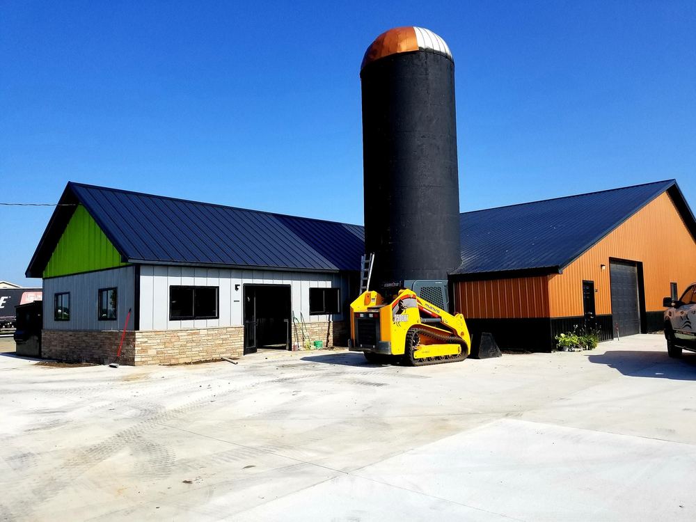 Steel Master Roofing install: Barndominium